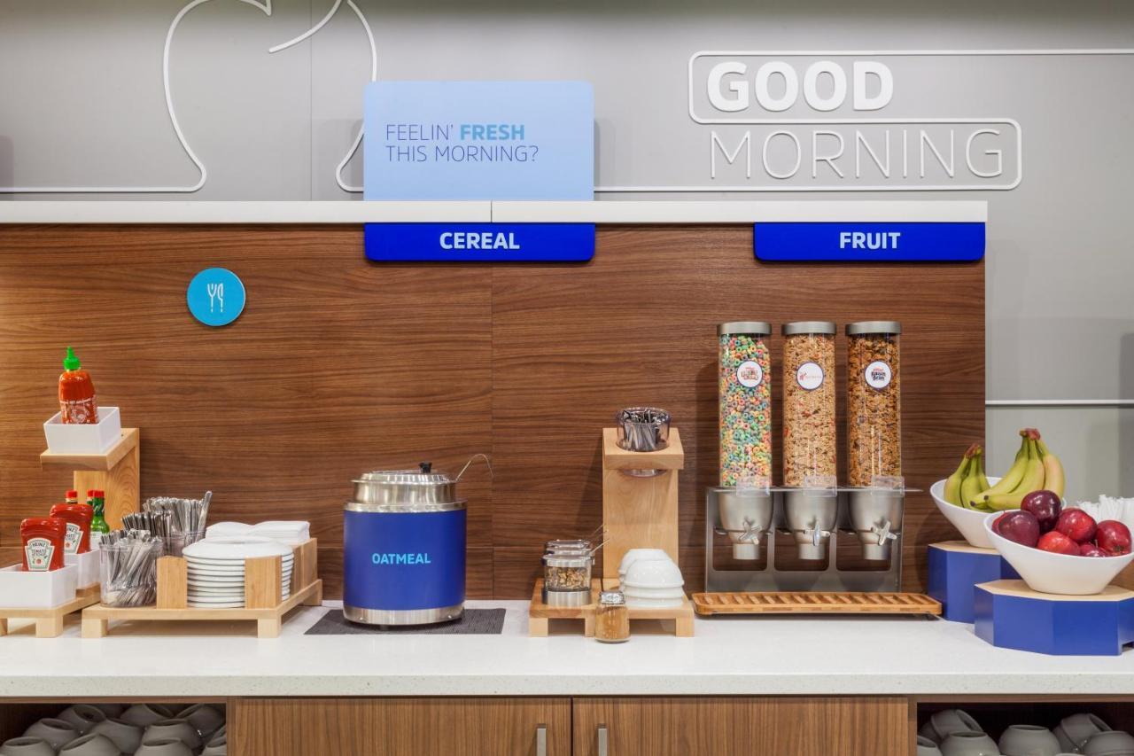 Holiday Inn Express Tallahassee-University Central By Ihg Extérieur photo