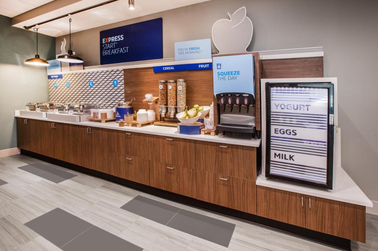 Holiday Inn Express Tallahassee-University Central By Ihg Extérieur photo